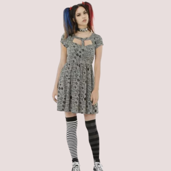 Hot Topic Dresses & Skirts - Hot Topic Suicide Squad Harley Quinn Cutout Cap Sleeve Doodle Dress Grey Black S